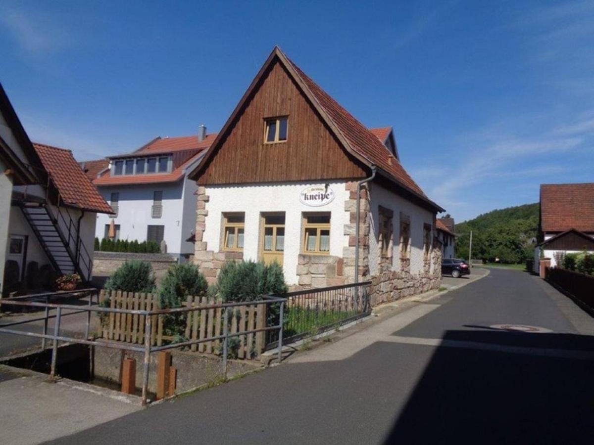 ולאדונגן Ferienhaus Zur Kleinen Kneipe מראה חיצוני תמונה