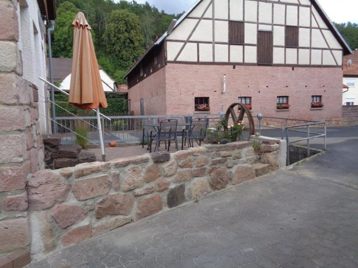 ולאדונגן Ferienhaus Zur Kleinen Kneipe מראה חיצוני תמונה